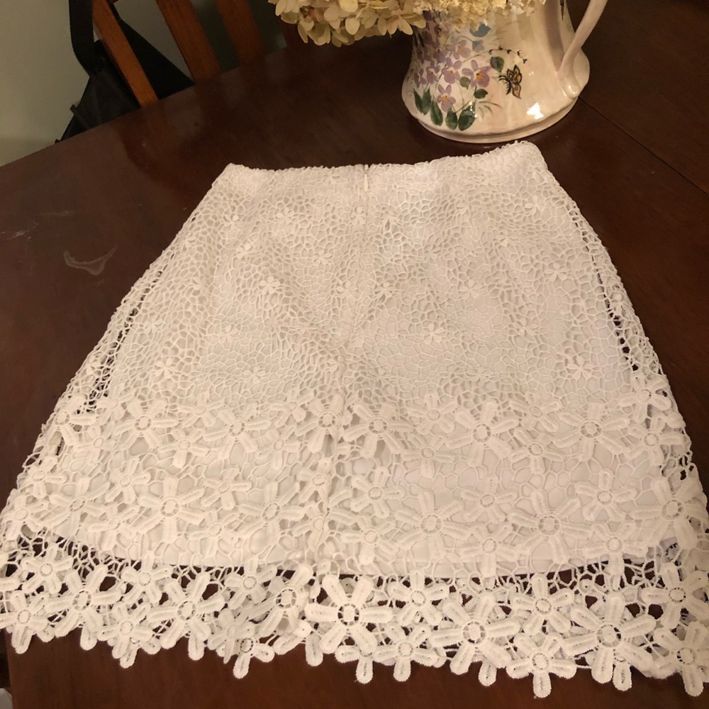 Sugarlips Battenburg white lace    skirt with a solid white skirt/lining. XS